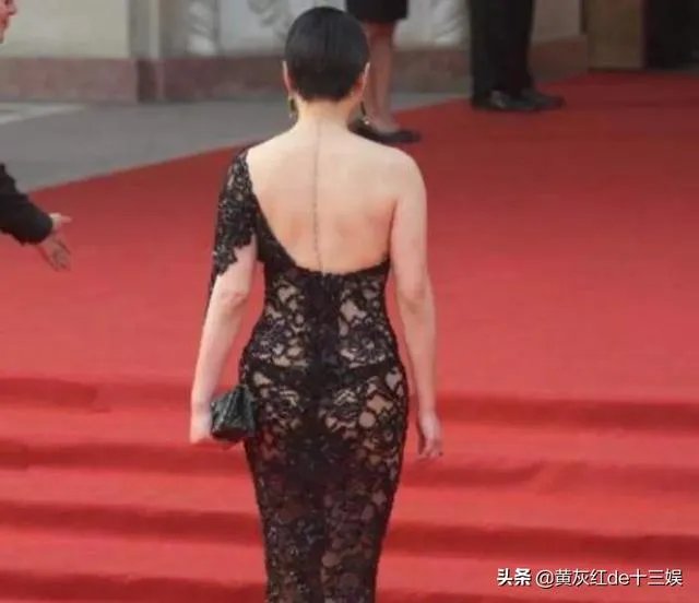有哪些明星在走红毯时的尴尬事令你捧腹大笑?