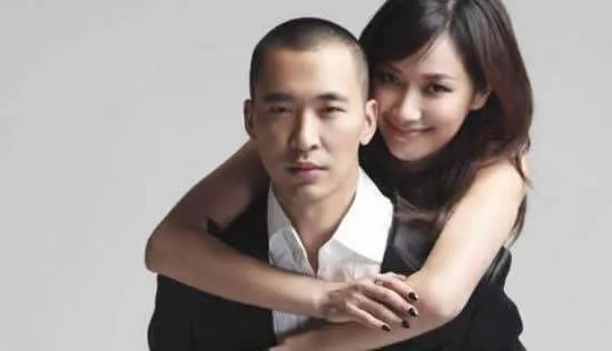 徐静蕾晒和黄立行旧照,她们两个为何不结婚?