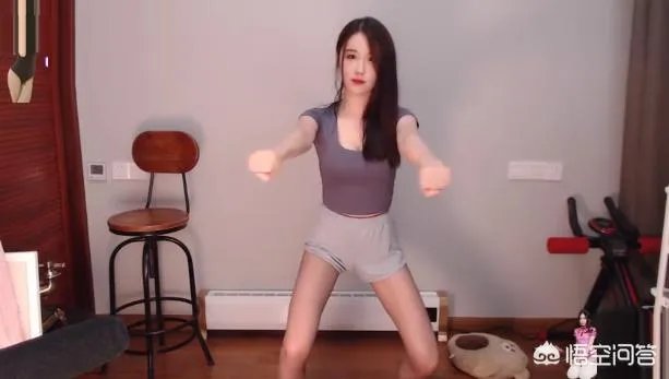 女主播涨粉10万,就是因为房间里有台电视机,你有何看法?