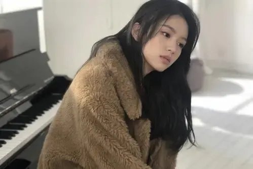 周也凭《1921》提名金鸡奖最佳女配角,你如何看待这件事?