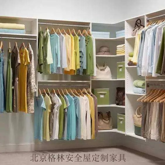 5个设计师的衣柜整理术,教你打造时尚简约衣物空间