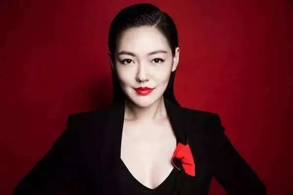 小S与许雅钧结婚这么多年,夫妻关系状况如何?