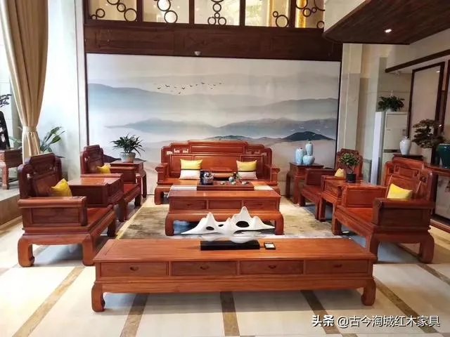 客厅是红木家具卧室衣柜和床选什么颜色?