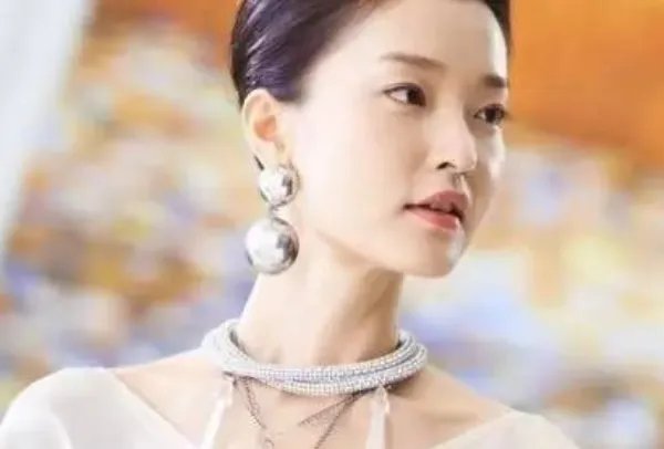 国际超模杜鹃的恋情曝光,她男友到底是谁呢?
