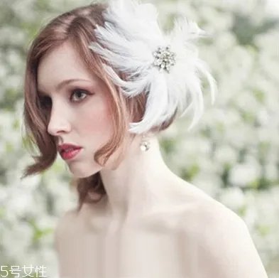 韩式女生短发扎法教程 百变发型扎法