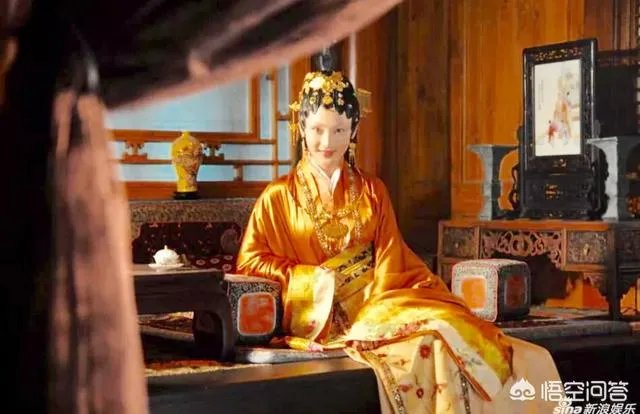 上联：孤月难熬星陪伴，如何对下联？
