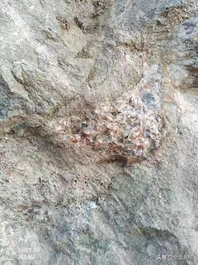 小行星撞地球形成的大爆炸释放出来巨大的能量,然后残骸都找不到,这一过程是核裂变吗?