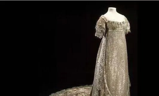 维多利亚女王:第一个穿着白色婚纱出嫁的新娘,拯救了霍尼顿蕾丝