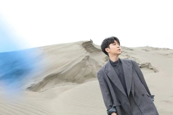 吴青峰出道十五周年的首次个人巡回演唱会你期待吗?