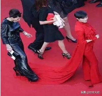 有哪些明星在走红毯时的尴尬事令你捧腹大笑?