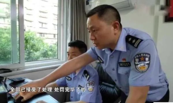 保时捷女司机年轻时就性格张扬,如今做土石方生意,你怎么看?
