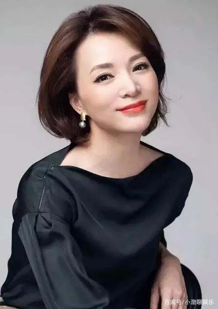 “央视一姐”董卿的工资曝光,网友直呼这也太多了,到底有多少钱?