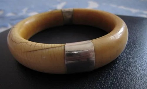 象牙手镯价格为什么那么贵 象牙的作用是什么