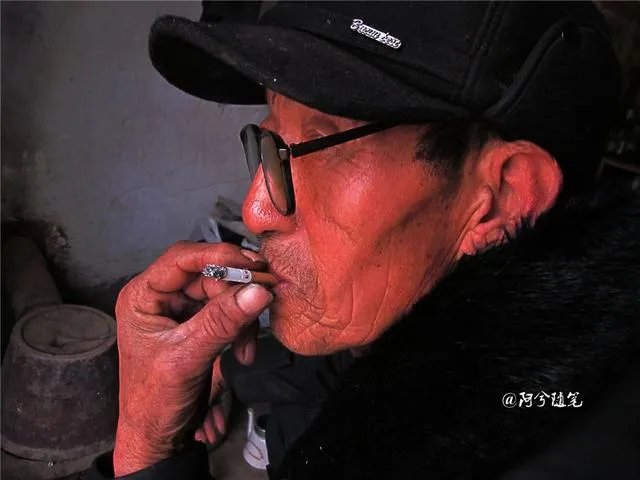 农村没有退休金的老人,该怎么办?