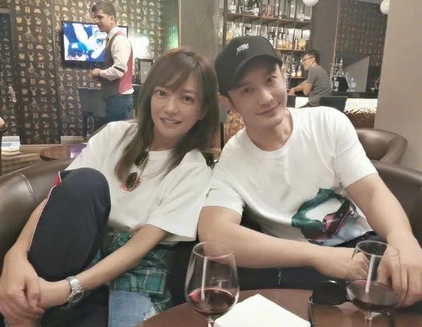 黄晓明当年为什么没能追到赵薇?