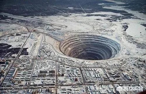 地底下真的有人类?斯诺登爆出的地下世界,真的存在吗?