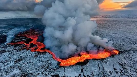 冰岛火山或将喷发,哪些现象表明了它“蠢蠢欲动”?