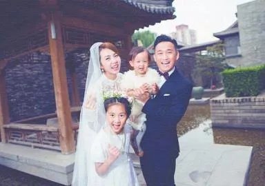 黄磊二胎女儿什么时候出生 可爱照片首度