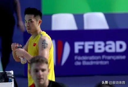 终于不再一轮游!法国赛林丹直落两局战胜东道主选手,下轮很可能战谌龙。你怎么看?