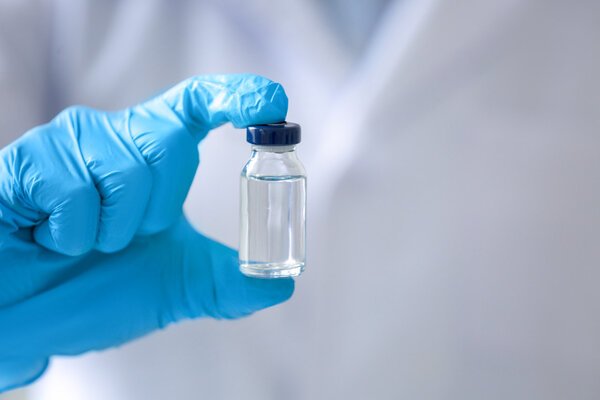 我国新冠疫苗研发现状：5款疫苗进入三期临床阶段