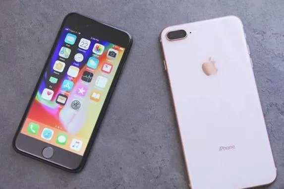 买iPhone7P 128G中国红还是8/8p？