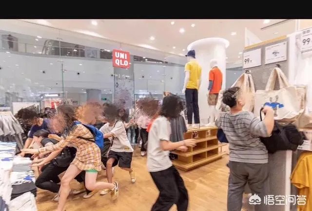 优衣库和KAWS的联名为什么会这么火?