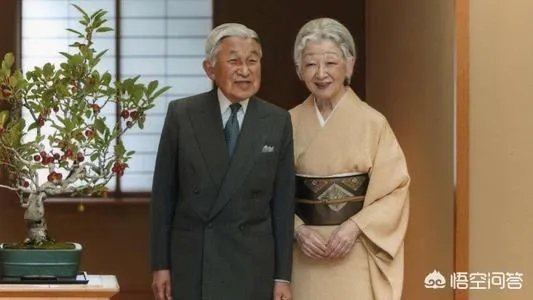 日本天皇退位,是天皇权力大还是首相权力大?两者之间有什么关系?