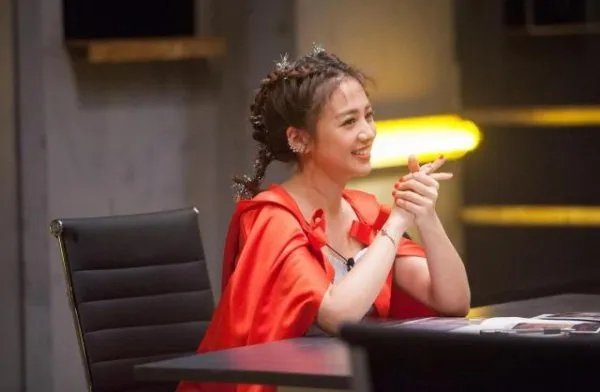 吴映洁家庭不和睦,她是怎么熬出来的?