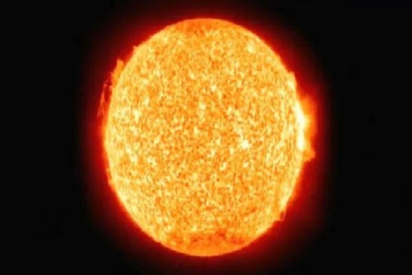 漠河上空出现的三个太阳这是由于什么原因引起的?
