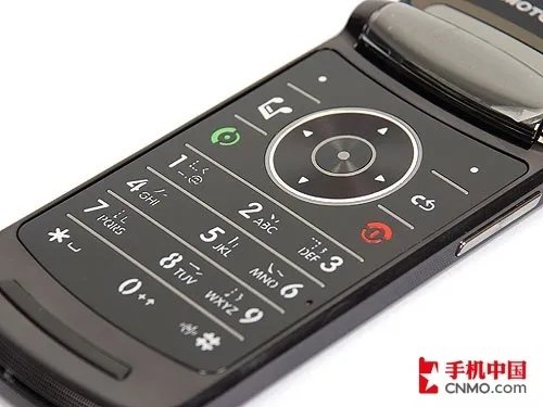 破4K仍不罢休 摩托罗拉V8 2G版又跌99元