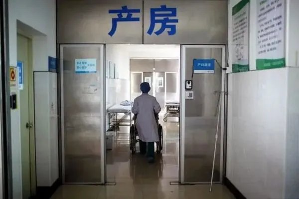 婴儿出生46小时被偷,掏钱买孩子的属于犯罪吗?