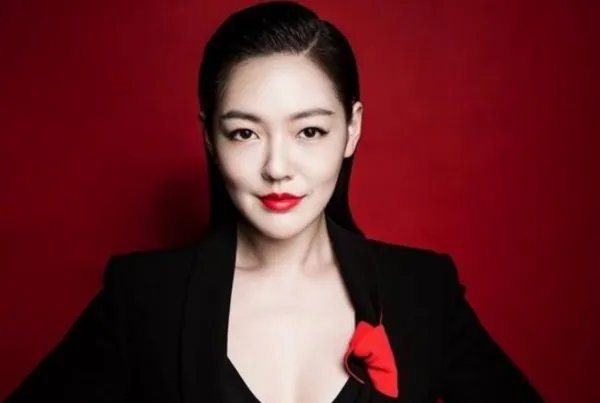 小S承认对三个孩子的爱存在“偏心”,你对她的育儿观念认同吗?