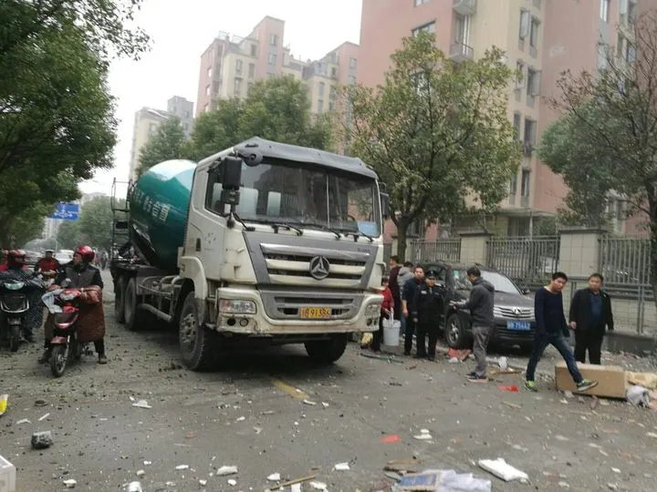 宁波江北区李家西路发生爆炸是真的吗？