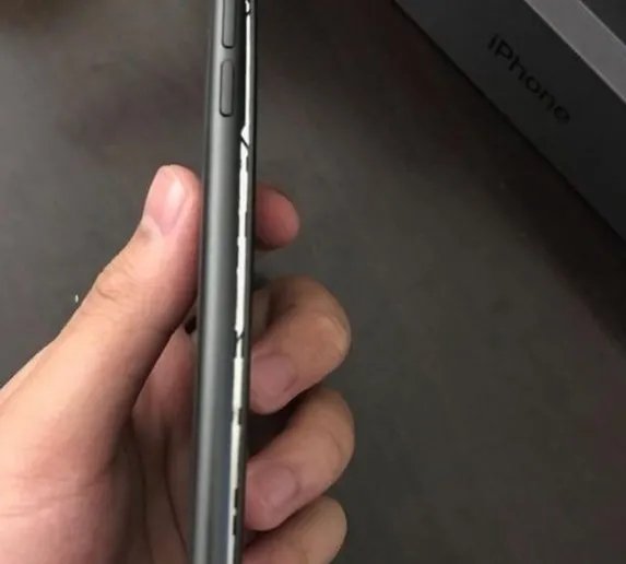 如何看待全球出现多起iPhone8爆裂事件?