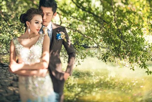 西湖外景婚纱照拍摄攻略  外景婚纱照怎么拍更好看