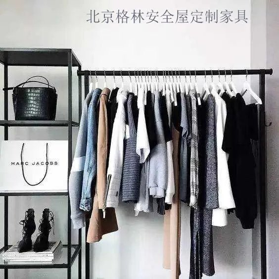 5个设计师的衣柜整理术，教你打造时尚简约衣物空间