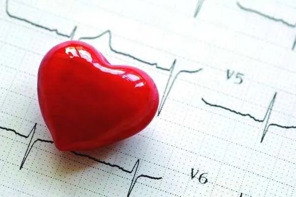 高以翔录制节目中猝死，晕倒时如何正确把握急救的“黄金4分钟”？