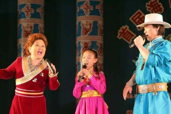 吉祥三宝中文版原唱是谁？