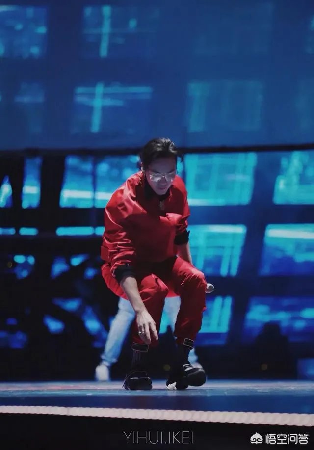 2018东方卫视跨年晚会中,各明星的表演有什么亮点?