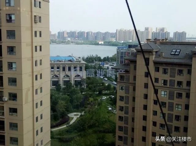 想买二手房,应该去哪里找房源?