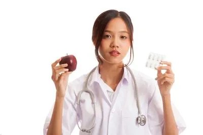 咳嗽可以吃西梅吗 咳嗽饮食上要注意什么