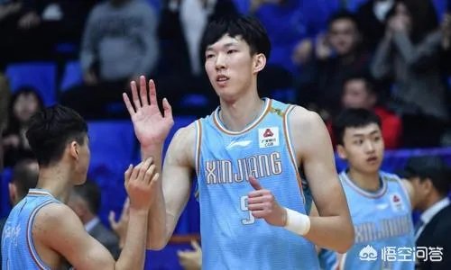 易建联向武汉多家医院共计捐赠11250套防护服,你怎么评价这位中国男篮领袖的行为?