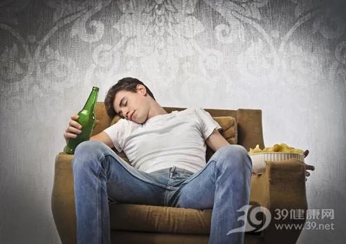 儿子照顾醉酒父亲 喝醉酒怎么解酒