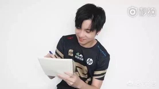 RNG参加天天向上Letme身高引发热议,让男也是男神身高吗,你怎么看?