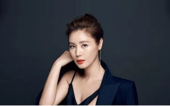 李敏镐疑似姐弟恋曝光,女方是什么身份?也是圈内人吗?