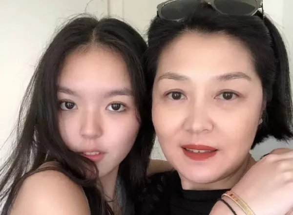 哈文与赵本山隔空开撕,有本事永远不登春晚,究竟发生了什么?