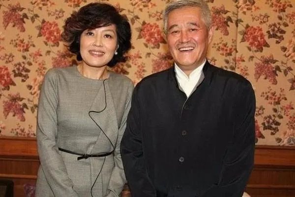 哈文与赵本山隔空开撕,有本事永远不登春晚,究竟发生了什么?