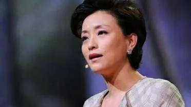 杨澜一秒变脸的原因是什么?