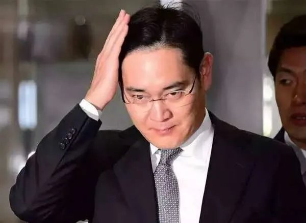 韩国三星会长李健熙去世,他是因病去世的吗?