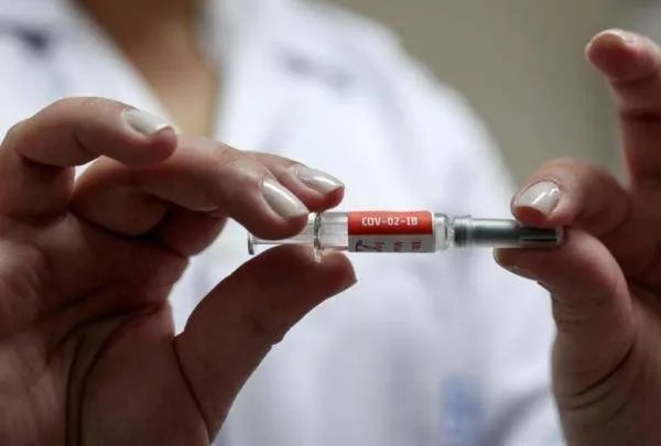 接种中国新冠疫苗巴西女护工意外走红,中国的疫苗是凭什么走出国门的?